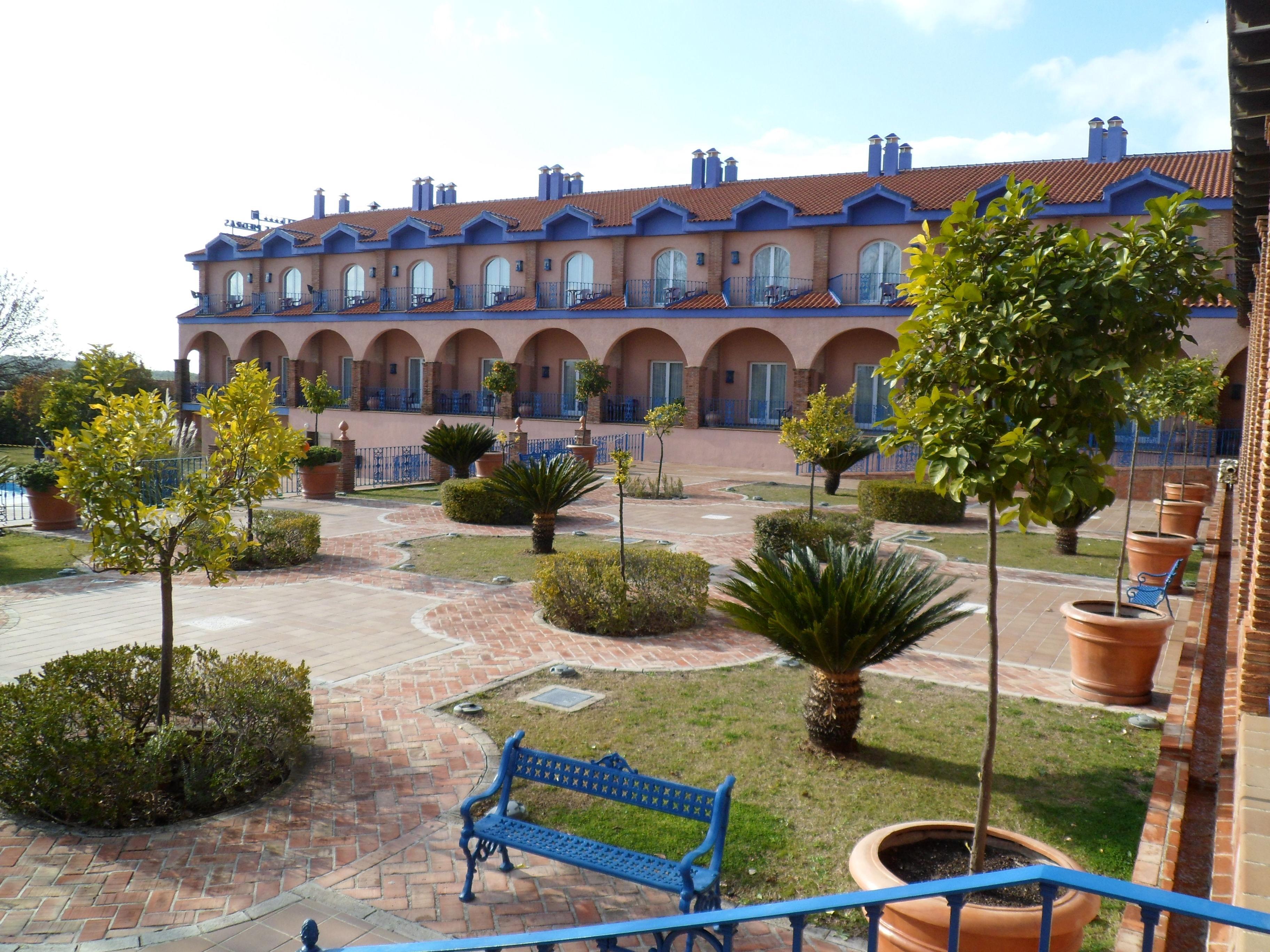 Hotel Fuente Las Piedras Кабра Экстерьер фото