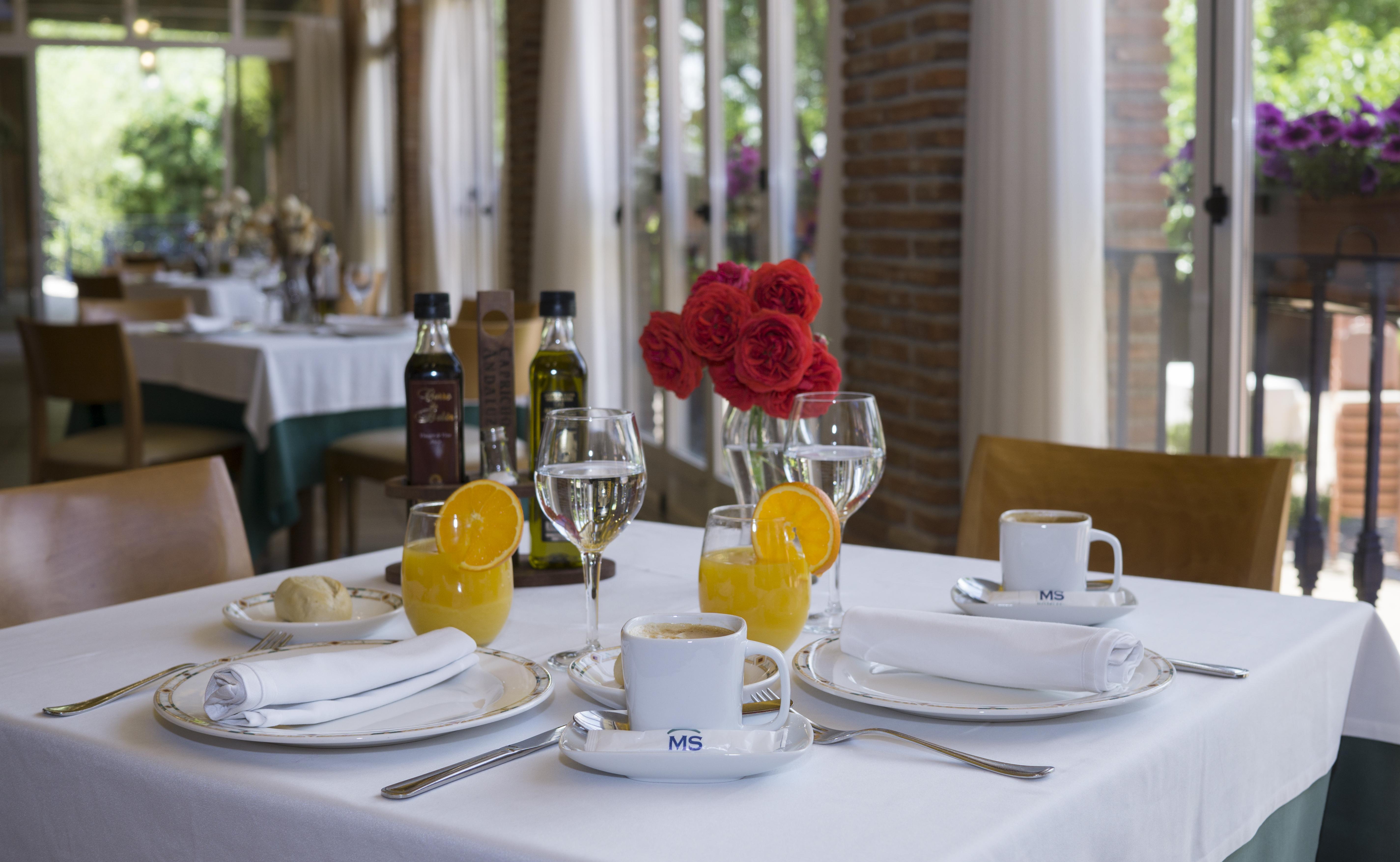Hotel Fuente Las Piedras Кабра Экстерьер фото