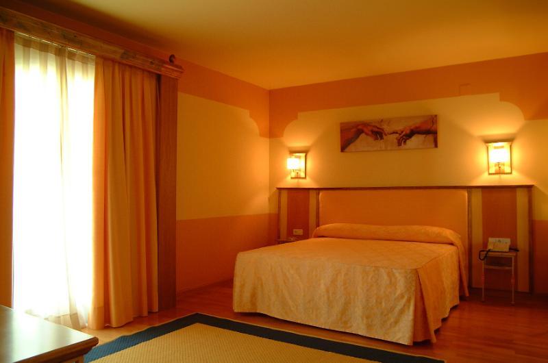 Hotel Fuente Las Piedras Кабра Номер фото